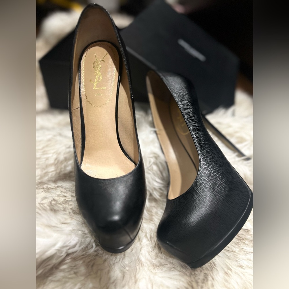 YSL Yves Saint Laurent 8.5B -Worn Once - Black Caviar Leather